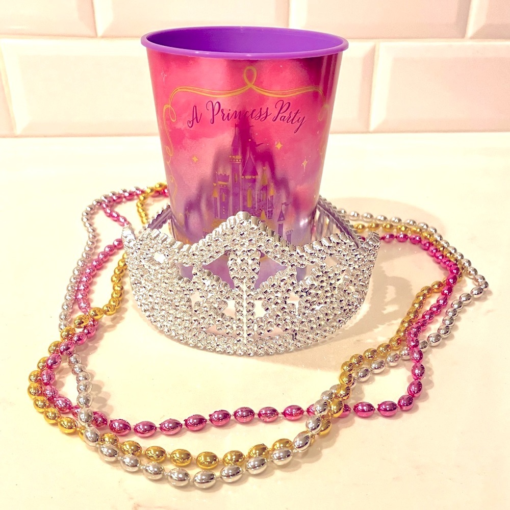 🎉 FREE with purchase! Princess cup, tiara and necklace strands